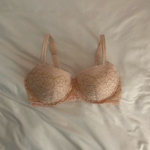 Gilligan & O’Malley 38D pink lace bra
